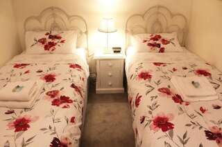 Отели типа «постель и завтрак» Sea Mist B&B Голуэй Стандартный семейный номер-2